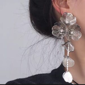Zara Kate Middleton Famous Cascading Floral Earrings